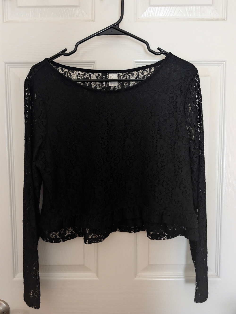 H&M Black Lace Long-Sleeve Cropped Top